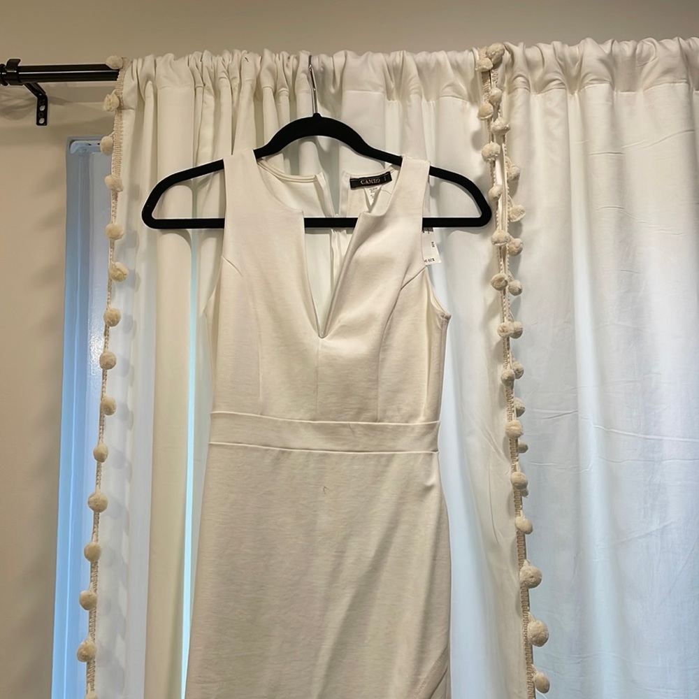 BRAND NEW! Underwire V-Neck Dress with Detailed Bottom!